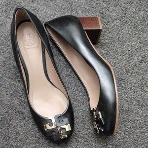 Tory Burch "Chelsea" Black Leather Pumps